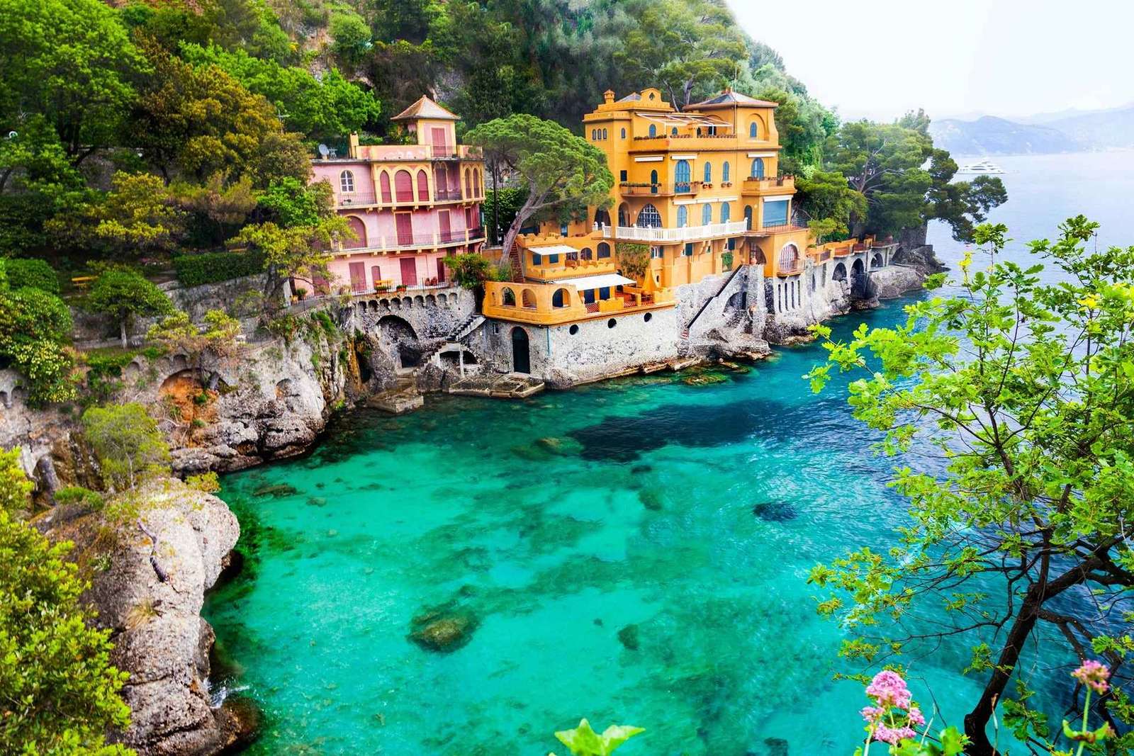 Privat tur till Portofino från Genua med Castello Brown