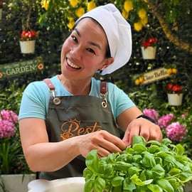 Pesto Class in Genoa with a World Champion and Ligurian Menu