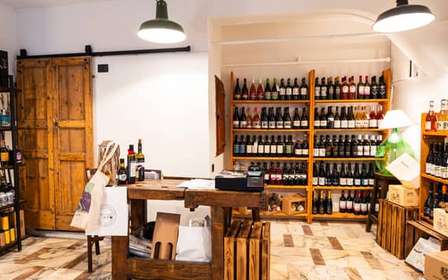 Tasting of Local Wines with appetizers in Rapallo's historic center.