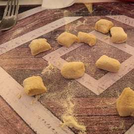 Aula de nhoque e pesto em Gênova, com brunch e vinhos
