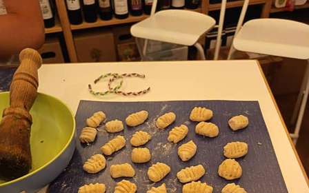 Potato Gnocchi and Pesto Class in Genoa with Wine