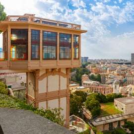 Genua: Geführte Panoramatour mit Standseilbahn und Snack